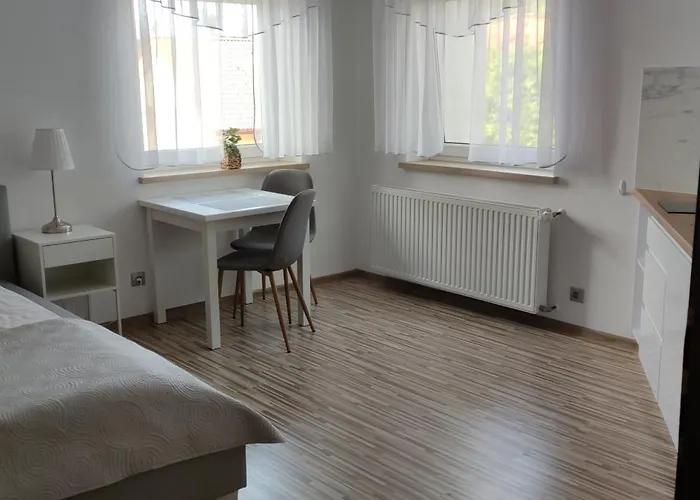 Pod Lasem Apartman *